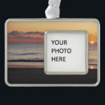 Adorno Bethany Beach Sunrise II<br><div class="desc">Algunas playas de la costa este están llenas de gente y edificios y otras están llenas de naturaleza. Aquí hay una foto de una playa tranquila de Delaware, Bethany Beach, durante la temporada baja de abril. Esta foto es la segunda de una serie de dos. Esta imagen también aparece en...</div>
