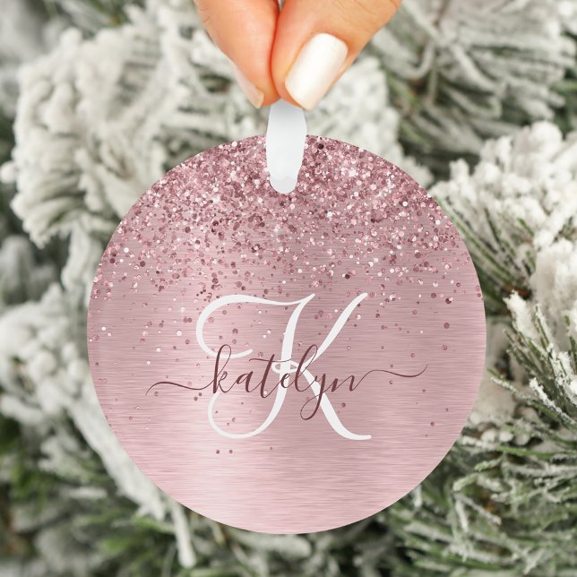 Adorno Blush Pink Brushed Metal Glitter Monogram Name (Subido por el creador)