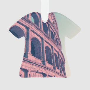 Adorno Coliseo en Roma. Monumental romano de tres niveles