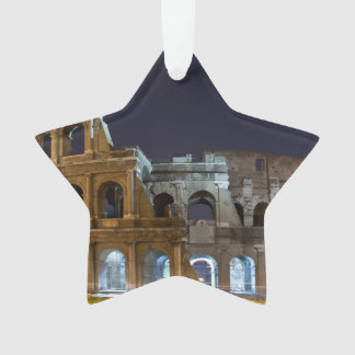 Adorno Colosseum romano en la noche