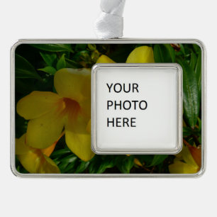 Adorno Con Marco Flores de trompeta doradas II tropicales