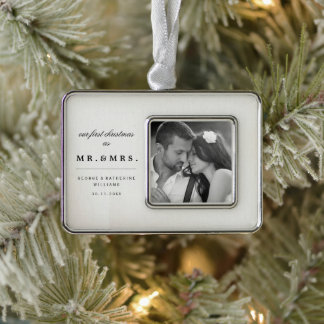 Adorno Con Marco Nuestra Primera Navidad Como Sr. Y Sra. Boda Foto