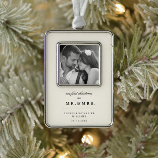 Adorno Con Marco Nuestra Primera Navidad Como Sr. Y Sra. Boda Foto
