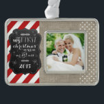 Adorno Con Marco Primera Navidad como Sr. y Sra. Chalkboard Ornamen<br><div class="desc">Nuestra primera Navidad como Mr. y Mrs. Burlap Dots and Stripes Chalkboard Foto Ornament Frame</div>