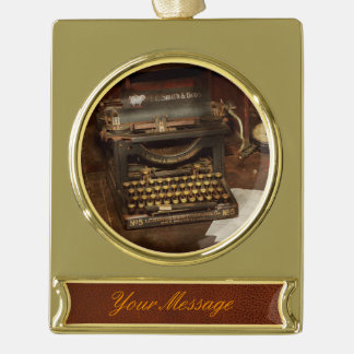 Adorno Con Rótulo Dorado Máquina de escribir - Oficina de mis jefes