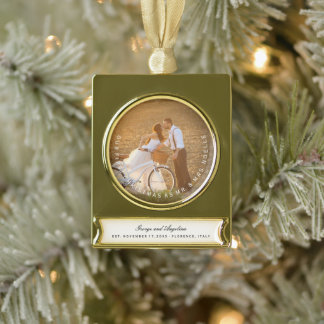 Adorno Con Rótulo Dorado Mr & Mrs First Christmas Simple Text Circle Photo
