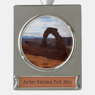 Adorno Con Rótulo Plateado Arco Delicado I en el Parque Nacional Arches
