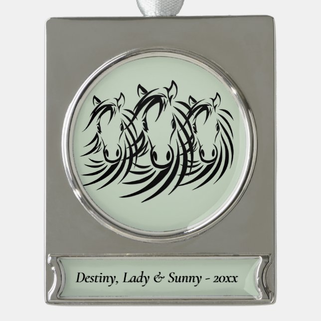 Adorno Con Rótulo Plateado Cabeza de Caballo Negra Cabeza Verde Plata Banner  (Anverso)