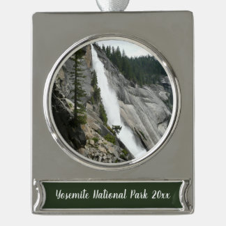 Adorno Con Rótulo Plateado Cataratas de Nevada en el Parque Nacional Yosemite
