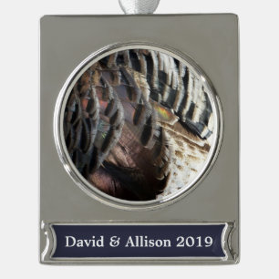 Adorno Con Rótulo Plateado El diseño de la naturaleza abstracta de las plumas