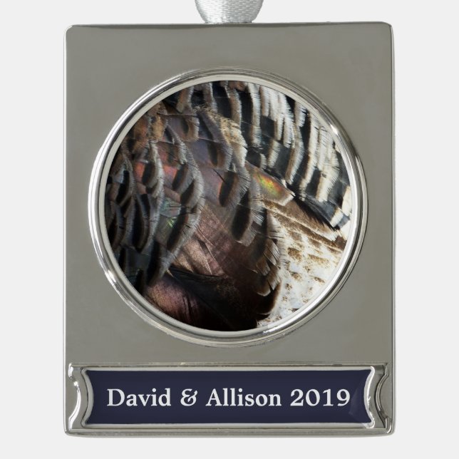 Adorno Con Rótulo Plateado El diseño de la naturaleza abstracta de las plumas (Anverso)