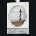 Adorno Con Rótulo Plateado Faro de Cape Hatteras<br><div class="desc">Faro de Cape Hatteras</div>