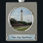 Adorno Con Rótulo Plateado Faro de Cape May<br><div class="desc">Faro de Cape May</div>