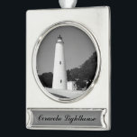 Adorno Con Rótulo Plateado Faro de Ocracoke<br><div class="desc">Faro de Ocracoke</div>
