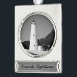 Adorno Con Rótulo Plateado Faro de Ocracoke<br><div class="desc">Faro de Ocracoke</div>