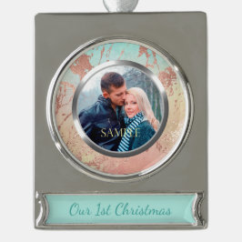 Adorno Con Rótulo Plateado Marble Metálico Rosa Oro Primera Navidad