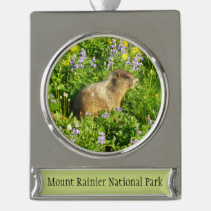 Adorno Con Rótulo Plateado Marmot en Mont Rainier Wildflowers