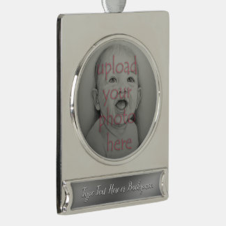 Adorno Con Rótulo Plateado Ornamento personalizado de tu foto aquí Keepsakes