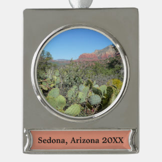 Adorno Con Rótulo Plateado Rocas rojas y cactus I