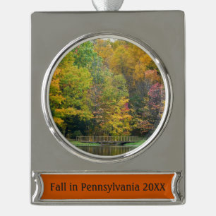 Adorno Con Rótulo Plateado Siete Springs Fall Bridge II Paisaje de Otoño