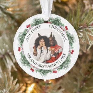 Adorno Corona de Pino Elegante Primera Navidad Casada Fot