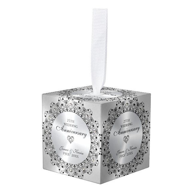 Adorno Cúbico 25° Aniversario Boda BlackMandala en plata (Anverso en perspectiva)