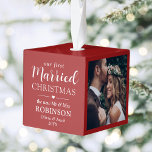 Adorno Cúbico 3.ᵉʳ Navidades casados, recién casados, rojo<br><div class="desc">Celebrar una alegre primera festividad como recién casados con un collage de fotos de un personalizado de 3 "Nuestros primeros Navidades casados" adorno de cubo rojo y blanco. Todos los textos e imágenes de esta plantilla son fáciles de personalizar. (IMAGEN PLACEMENT TIP: Una manera fácil de centrar una foto exactamente...</div>