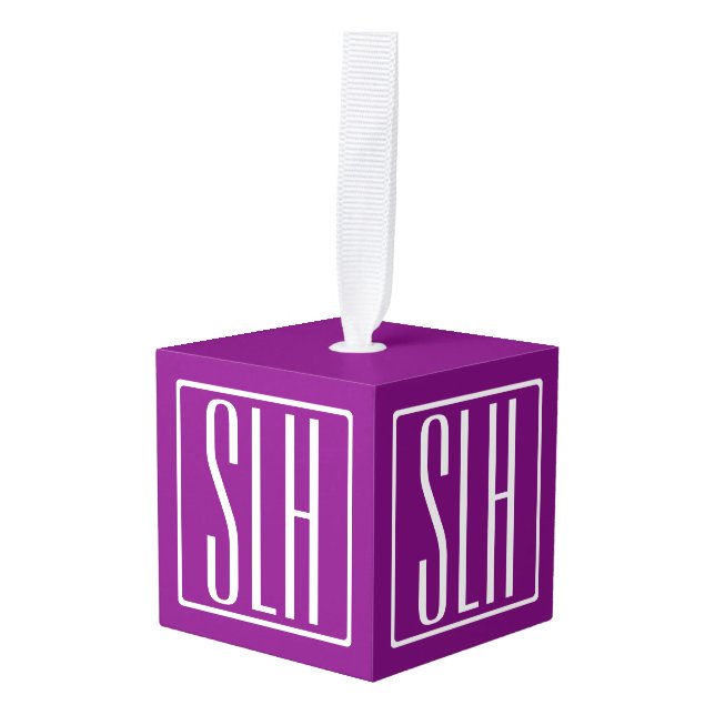 Adorno Cúbico Audaz Monograma Moderno 3 Iniciales | Blanco y mor (Anverso en perspectiva)