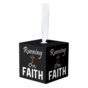 Adorno Cúbico Corriendo con Faith Runner