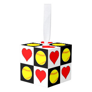 Adorno Cúbico Cute Fastpitch Softball & Heart Checkered Pattern