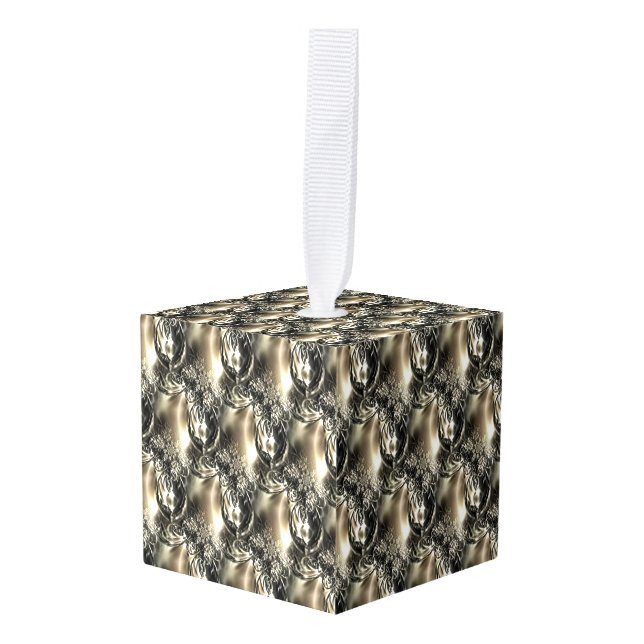 Adorno Cúbico Dorado (Anverso en perspectiva)