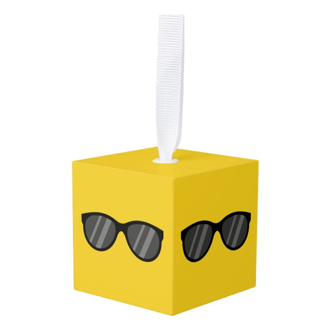Adorno Cúbico Gafas de sol de Personalizado Guay (Anverso en perspectiva)