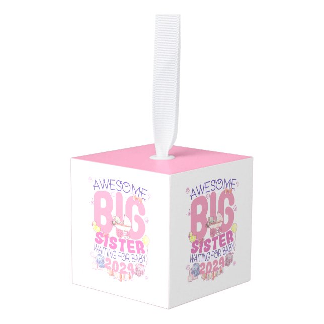 Adorno Cúbico Gran Hermana esperando el Recién nacido 2024 (Anverso en perspectiva)