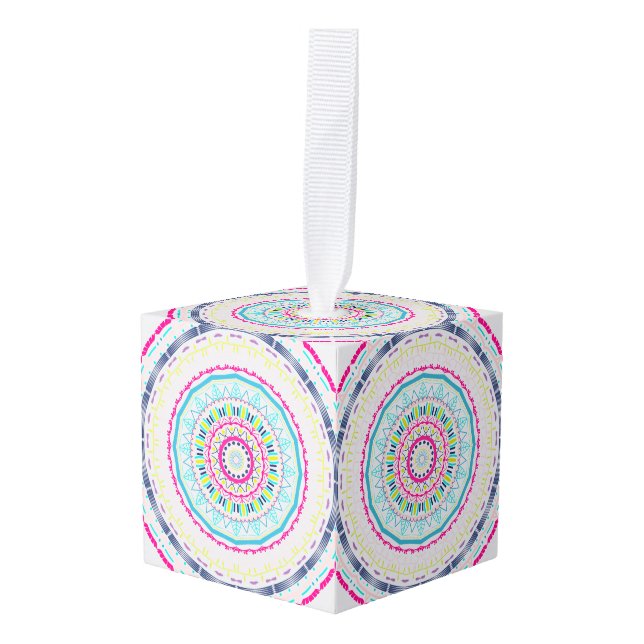 Adorno Cúbico mandala colorida (Anverso en perspectiva)