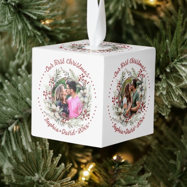 Adorno Cúbico Nuestra primera guerra de Navidad con bayas rojas (Árbol)