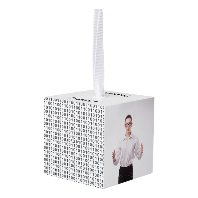 Adorno Cúbico Personalizado de código binario de computadora HAC (Reverso en perspectiva)