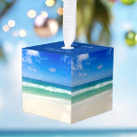 Adorno Cúbico Personalizado Florida City Beach Trip Foto Keepsak<br><div class="desc">Personalizar este cubo de fotos de la isla de Florida adorno de Navidad con tu fecha de viaje y ubicación en la ciudad o la playa. La hermosa fotografía de Destin Olas oceánicas decora los 4 lados de la bonito adorno de mantenimiento de vacaciones cuadradas.</div>