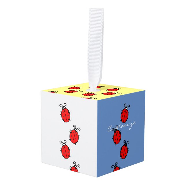 Adorno Cúbico Red Ladybugs Crawling Thunder_Cove (Anverso en perspectiva)