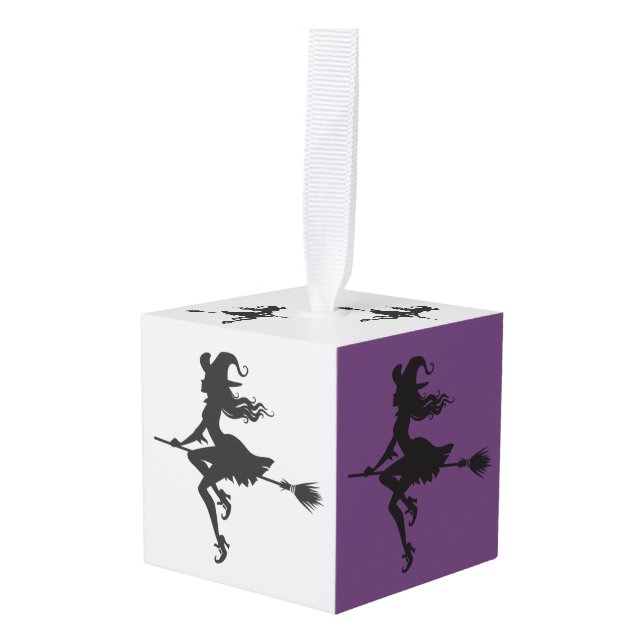 Adorno Cúbico Witch Riding Broom Halloween Thunder_Cove (Anverso en perspectiva)