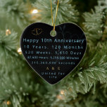 Adorno De Cerámica 10.º aniversario Keepsake Heart Ornament<br><div class="desc">Celebrar una década de amor con este hermoso adorno del décimo aniversario, diseñado para conmemorar diez años de recuerdos y compromiso. Este elegante ornamento en forma de corazón negro presenta un diseño moderno y minimalista con mediciones detalladas del tiempo de su viaje, de años a segundos. Un regalo perfecto para...</div>