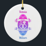 Adorno De Cerámica 14 años de marfil tradicional 14º aniversario del<br><div class="desc">Usted puede personalizar los nombres de marido y mujer. Si desea alguna ayuda para personalizar este diseño, por favor siéntase libre de usar para pedirle a este diseño un botón, que está inmediatamente debajo de este texto. Un romántico aniversario boda diseñado para la celebración de 14 años de matrimonio. El...</div>