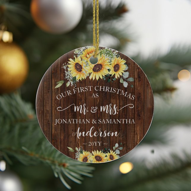 Adorno De Cerámica 1.ª Navidad como Sr. y Sra. Newlyw Wood Sunflowers (First Christmas as Mr & Mrs Newlywed Wood Sunflowers Ceramic Ornament)