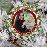 Adorno De Cerámica 1.ª Navidad de la tía 2 Foto Holly Wreath Elegant<br><div class="desc">Personalizar de esta elegante primera Navidad de 2 fotos en dos lados, mientras la tía presenta una corona festiva de Navidades rojos y verdes con su propia foto con su sobrina o sobrino con el texto "Nuestra primera Navidad como tía _____" en la parte delantera con el año. Al fondo...</div>