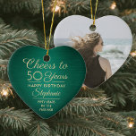 Adorno De Cerámica 1 Foto CUALQUIER cumpleaños Cepillado de corazón v<br><div class="desc">¡Salud y cumpleaños feliz! Celebra un feliz cumpleaños de un hito con un personalizado de foto corazón en forma de verde y dorado adorno de cerámica. Toda la redacción de esta plantilla (incluyendo "Saludos a 50 años") está configurada para un cumpleaños número 50, pero es fácil de personalizar para cualquier...</div>