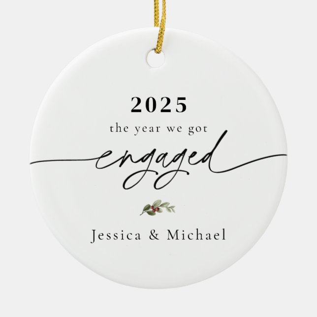 Adorno De Cerámica 2025 Engaged Ornament | Modern Photo Keepsake (Frente)