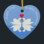 Adorno De Cerámica 29.º Boda Aniversario del Corazón de Cisne<br><div class="desc">El regalo asociado con el 29º aniversario del boda son los muebles,  pero para este corazón cerámico he usado mi diseño de un elegante par de cisnes en la clásica pose del corazón. El texto es editable. Un precioso regalo para una pareja romántica que celebra su 29 aniversario.</div>