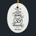 Adorno De Cerámica 35° Aniversario Boda Flores en blanco y negro<br><div class="desc">Un romántico diseño de rosas negras y blancas para un marido y una mujer que celebran su 30 aniversario de boda. A su diseño para una pareja que ha estado casada durante 30 años.</div>