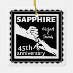Adorno De Cerámica 45° aniversario boda Sapphire cogido de la mano<br><div class="desc">Si desea ayuda para personalizar este diseño,  utilice el botón de preguntar a este diseñador,  justo debajo de este texto. Un diseño romántico para el aniversario de tu boda zafiro,  cuando estás celebrando 45 años de matrimonio. Este diseño tiene un ilustracion vectorial de una pareja tomándose de la mano.</div>