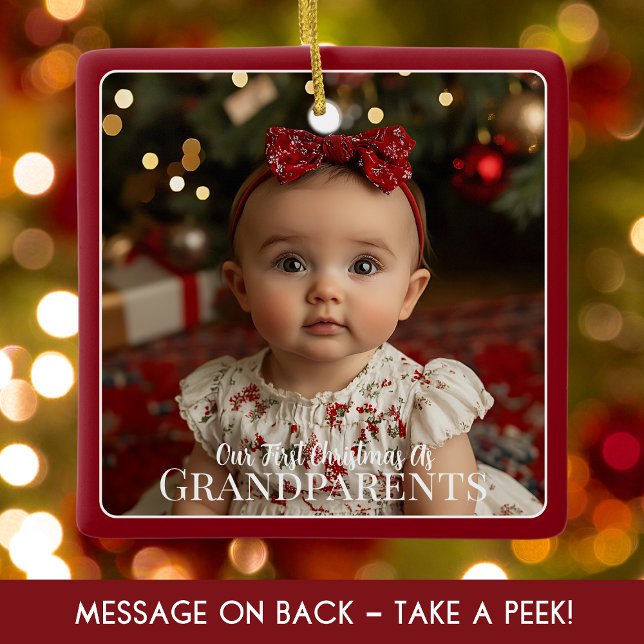 Adorno De Cerámica Abuelos Primer nieto de Navidad recién nacido (Grandparents First Christmas Grandchild Newborn Red Ceramic Ornament)