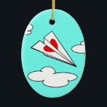 Adorno De Cerámica Aeroplano de papel con el corazón<br><div class="desc">Este pequeño aeroplano romántico fue creado por el artista canadiense Tara Tosh Kennedy.</div>